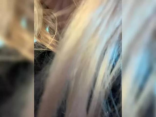 0------0 on BongaCams 