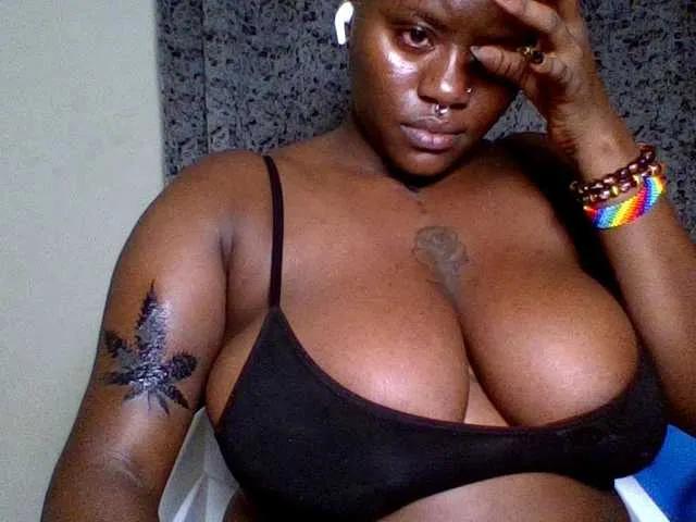 BongaCams AfroBooty is Freechat AfroBooty — being showered with tokens