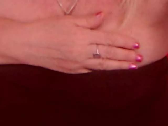 AlanaRichards on BongaCams 