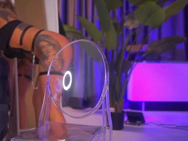 Freechat AlmaVelia on BongaCams