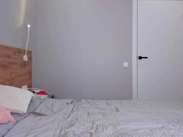 AmaiRin — I love beautiful, muscular bodies . I'm turned on by intimate conversations, maybe role-playing.