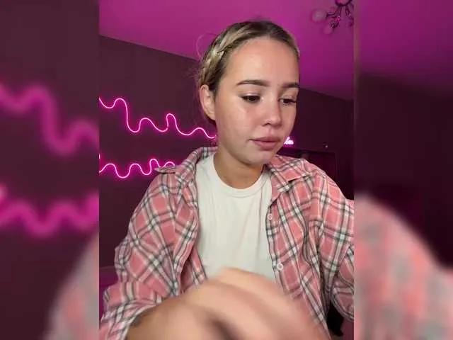 BongaCams AmyGlad is Freechat AmyGlad — Laughter, chocolate and generous people with good energy.
When someone really listens, not just watches.
When the chat is live, and everyone feels part of the flow.