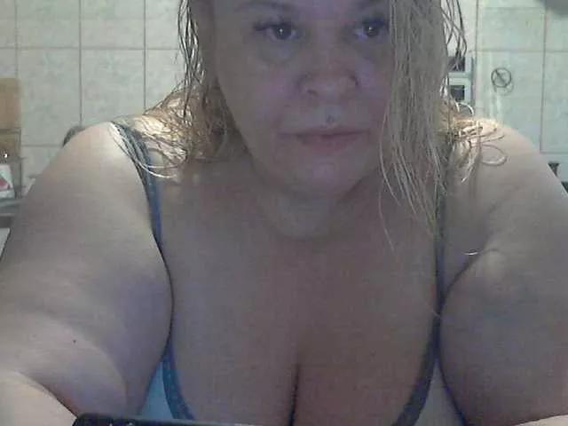 Offline AriannaMilf on BongaCams