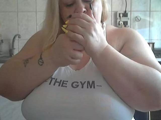 Offline AriannaMilf on BongaCams