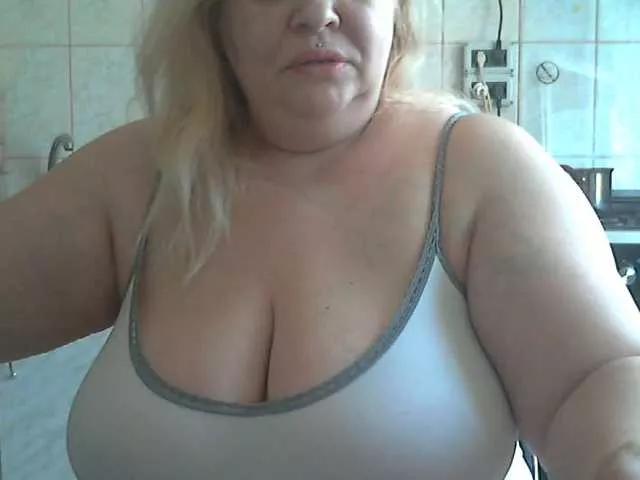 Offline AriannaMilf on BongaCams