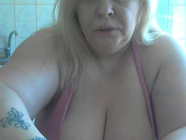 Offline AriannaMilf on BongaCams