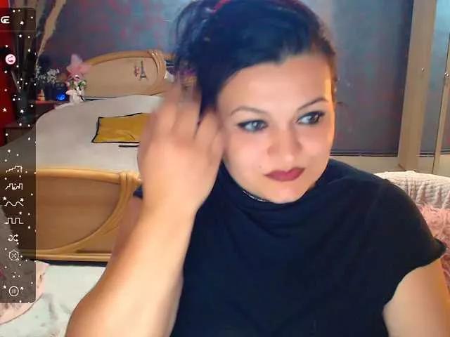 Offline Ariellefoxy on BongaCams