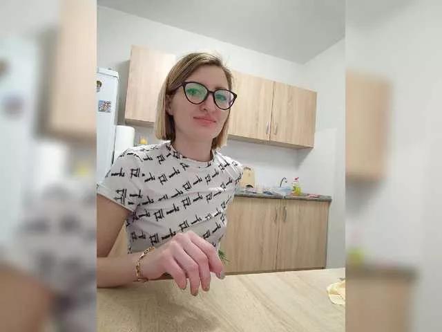 Offline BeautyDKriss on BongaCams