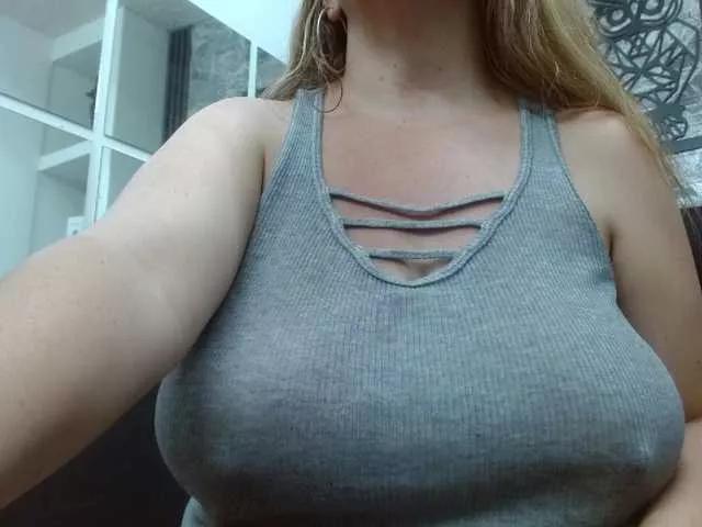 Offline big-tits-horny on BongaCams