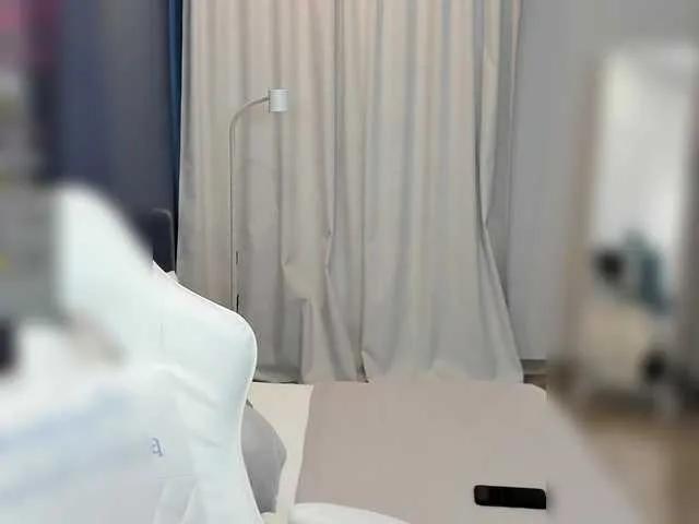 Blackcaramel — For me, the most important and most exciting quality in a man is intelligence. Of the external factors, well-groomed, pleasant smell and a look that cannot be expressed in words, with a touch of madness and mystery.