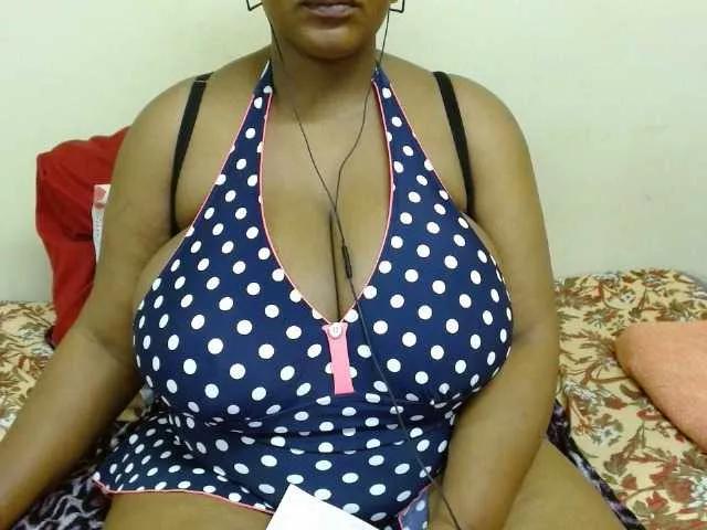 BongaCams BustyBabeXX is Freechat BustyBabeXX — A lot of action and people with a great energy!