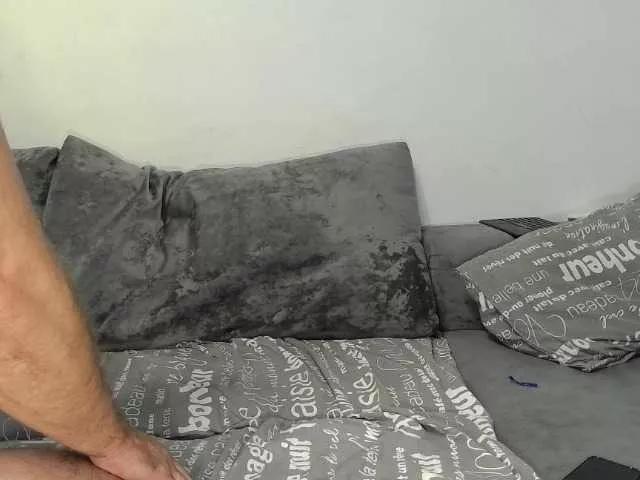 Freechat Catanadog on BongaCams