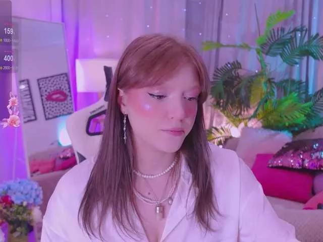 Freechat CrazyWine on BongaCams