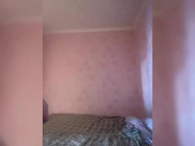 Freechat Donut-red on BongaCams