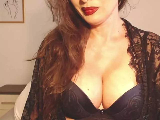 ellaine on BongaCams 