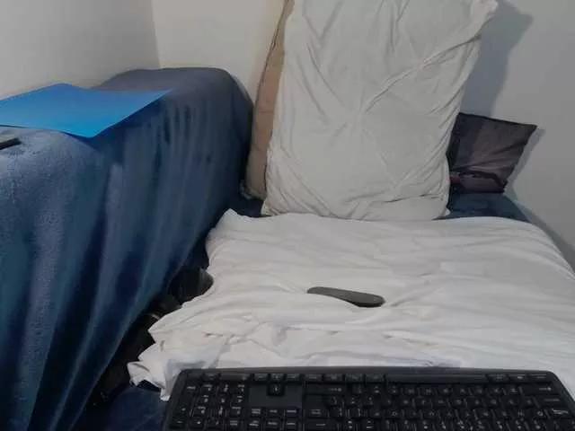 EllaSwan on BongaCams 