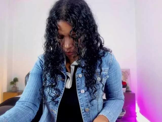 Freechat Ellie-Alves on BongaCams