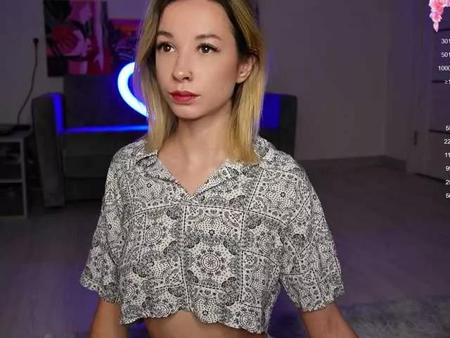 emely1benz on BongaCams 