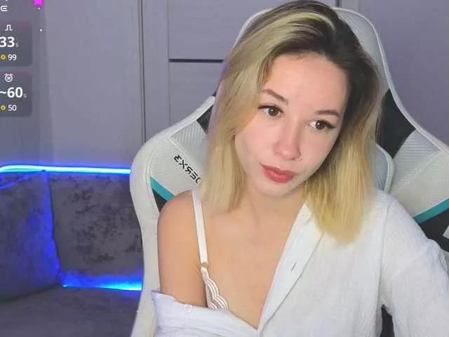 emely1benz on BongaCams 