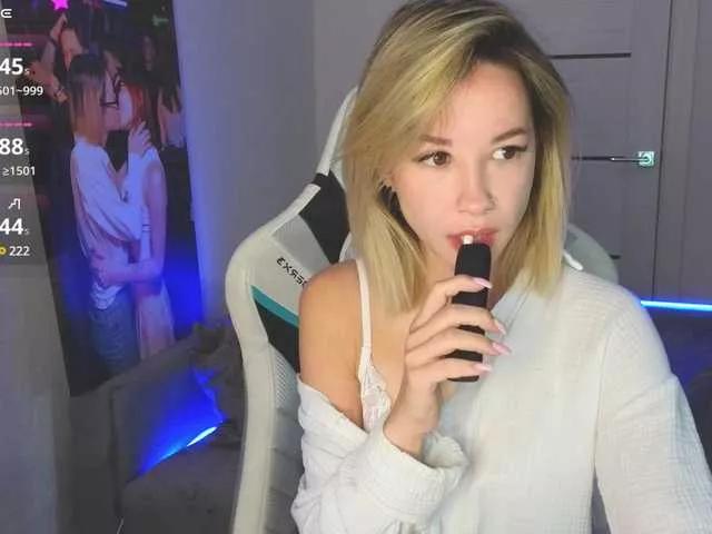 emely1benz on BongaCams 