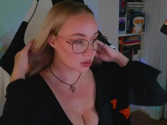 Offline Emili1- on BongaCams