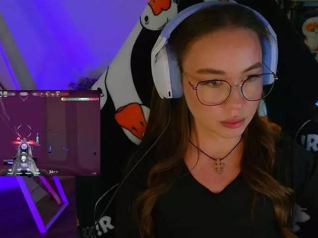 Offline Emili1- on BongaCams