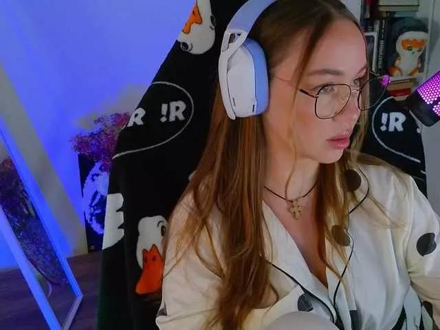 Offline Emili1- on BongaCams