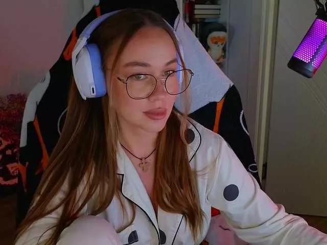 Offline Emili1- on BongaCams