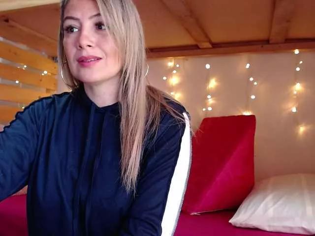 Offline EmmaHenderson on BongaCams
