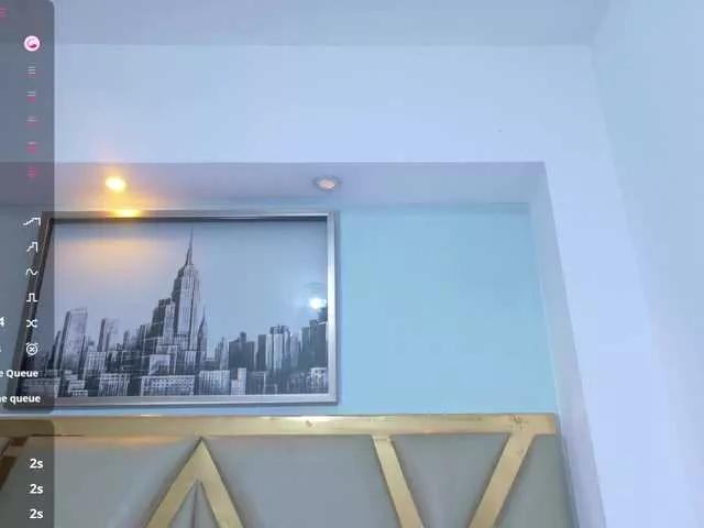 Offline friendsmom on BongaCams