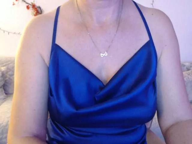 goodSnowQueen on BongaCams 