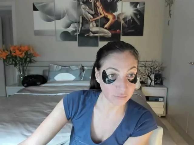 Offline IrinkaGata on BongaCams