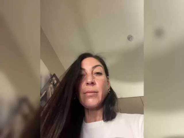 Offline IrinkaGata on BongaCams