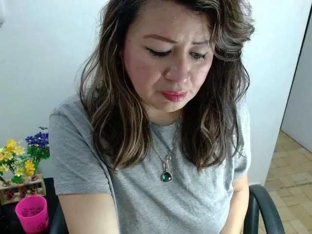 Offline isabellacen on BongaCams