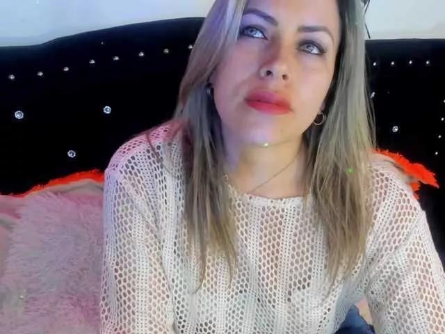 Freechat Ivypoison10 on BongaCams