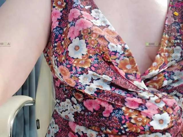 Offline jeanne-2017 on BongaCams