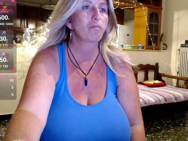 JennaDeluxe on BongaCams 