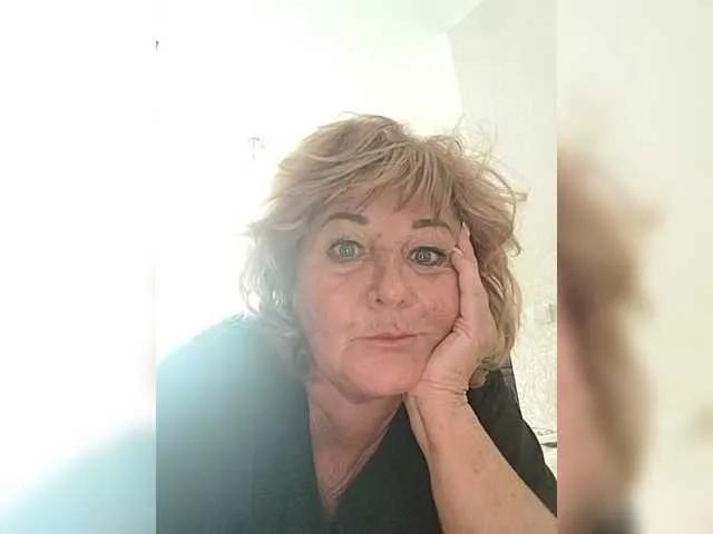 KarinkaSweet — Men who know the value of female pleasure are persistent in getting it and are open to experimentation. Polite, generous and taciturn men! If you're kind... if you use your imagination... and you encourage me to play :)