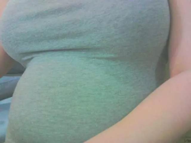 KeepmepregO — Dirty talk make me feel im special