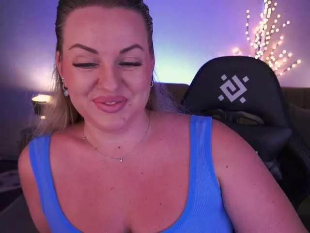 Freechat KiraCandyS on BongaCams