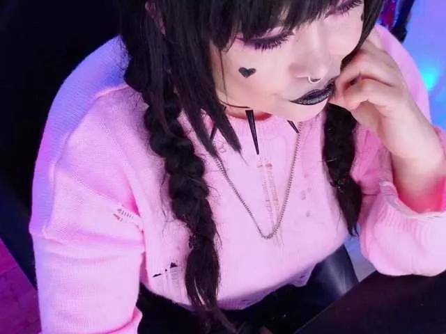 Offline Laura-Wicked on BongaCams