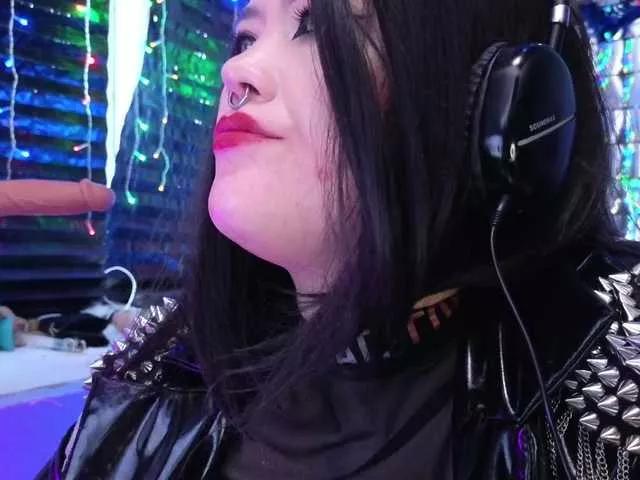 Offline Laura-Wicked on BongaCams