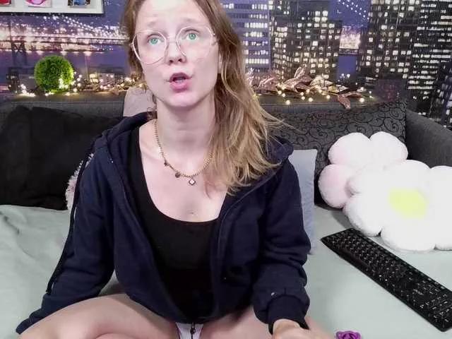 Offline LeniFuchs on BongaCams