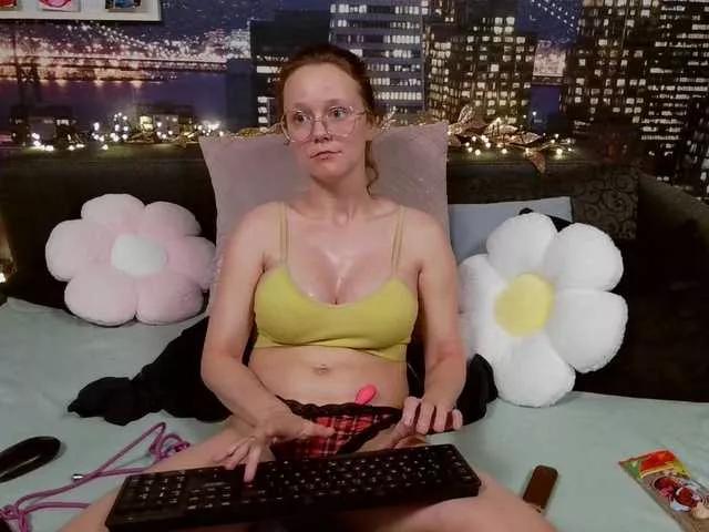 Offline LeniFuchs on BongaCams