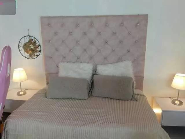 Freechat lilyboom1 on BongaCams