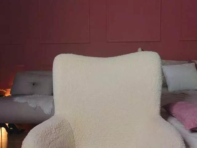 Offline Lina-hill on BongaCams