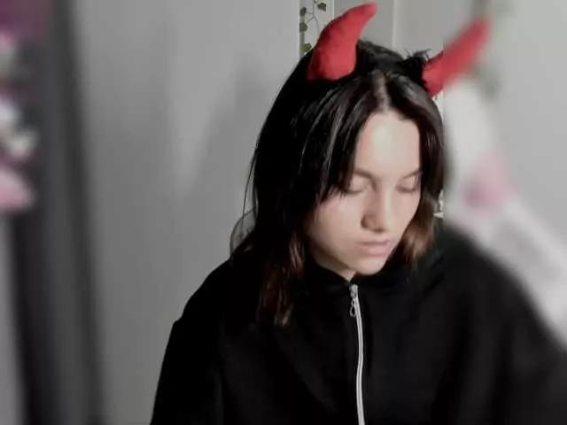 Offline Lisamurm on BongaCams