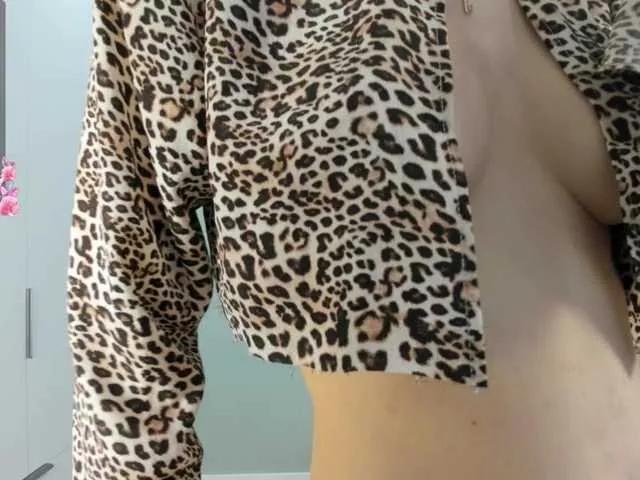 lissacutte — I'm turned on by smart and generous men who compliment me^^