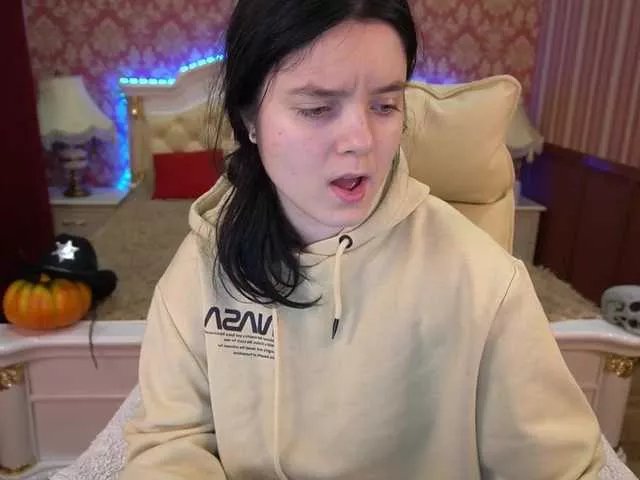 LittleShyy on BongaCams