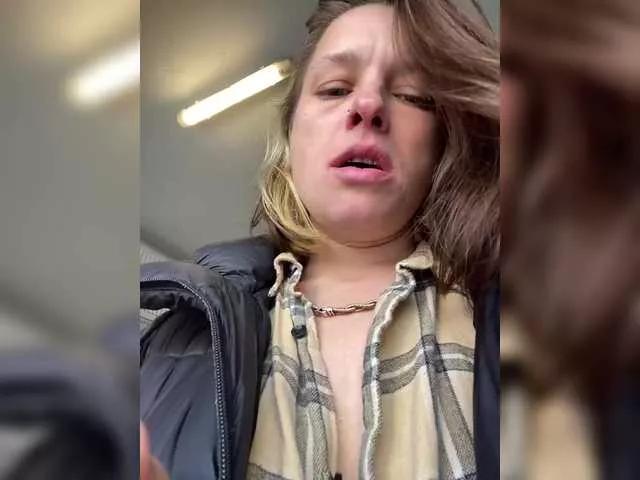 Offline Lolipops69 on BongaCams